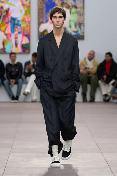 Look 9